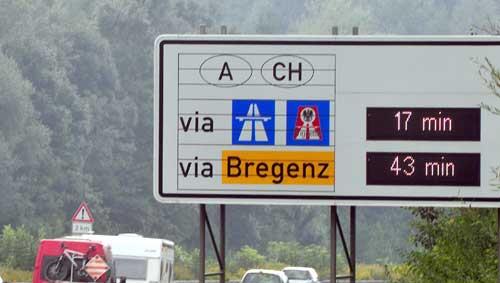 Österreichs Autobahnen sind gebührenpflichtig. Österreichs Autobahnen sind gebührenpflichtig.