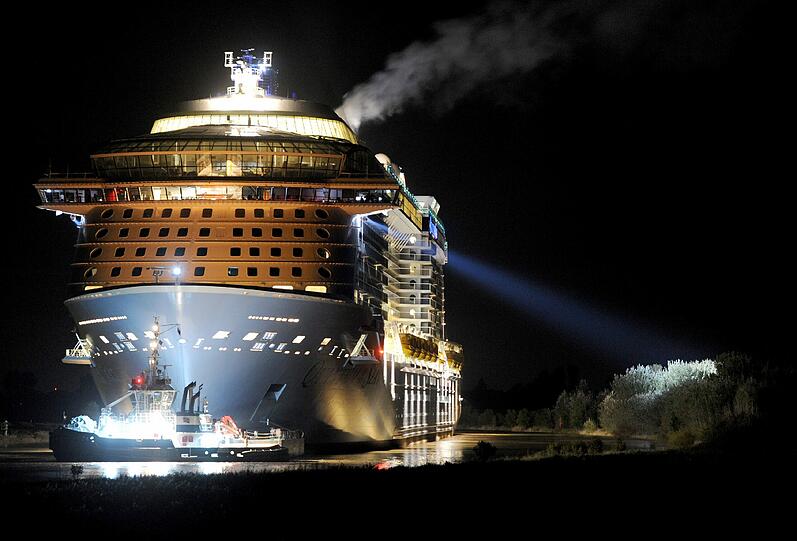 Die "Quantum of the Seas" liegt still: Vor der Werft ist zu wenig Wasser.
