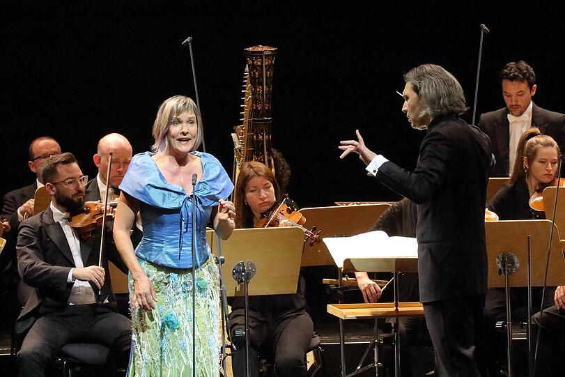 Vladimir Jurowski, der Musikchef der Bayerischen Staatsoper, mit Marlis Petersen und dem Bayerischen Staatsorchester.
