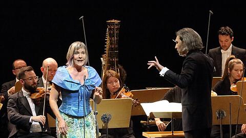 Vladimir Jurowski, der Musikchef der Bayerischen Staatsoper, mit Marlis Petersen und dem Bayerischen Staatsorchester.