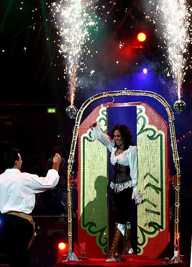 Tosender Applaus bei "Stars in der Manege": 2008 wagte sich Simone Thomalla an der Seite von "Los Alamos" auf die Bühne.