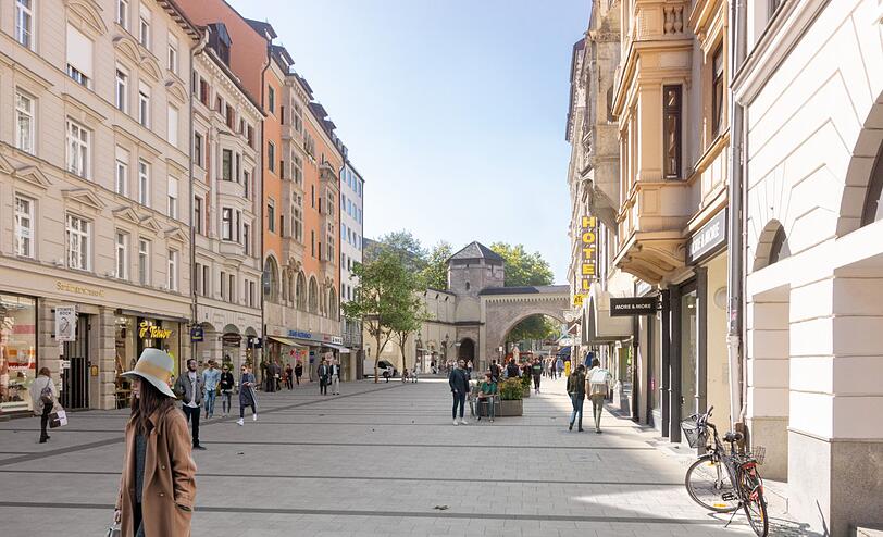 An ausgewählten Standorten, hier ganz am Ende der Sendlinger Straße erkennbar, werden einige Bäume gepflanzt.