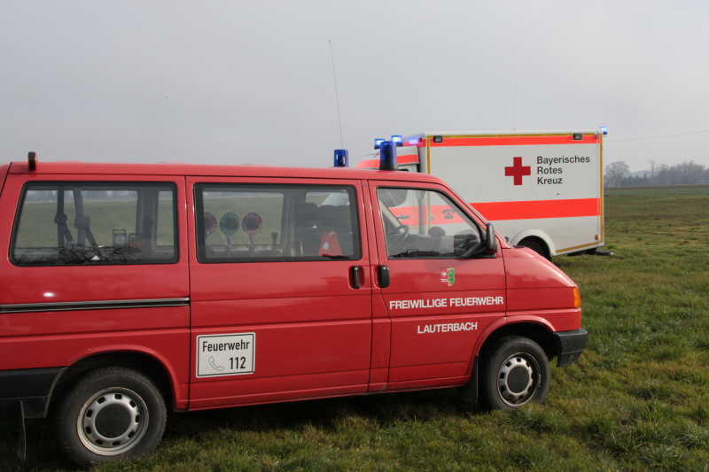 Brand eines Traktors in Etzham bei Heldenstein im LKR Mühldorf - Die Bilder