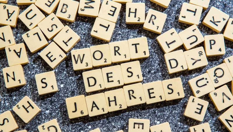 Scrabble-Buchstaben in Form der Phrase "Wort des Jahres". Foto: Jens Büttner/Archivbild Scrabble-Buchstaben in Form der Phrase "Wort des Jahres". Foto: Jens Büttner/Archivbild