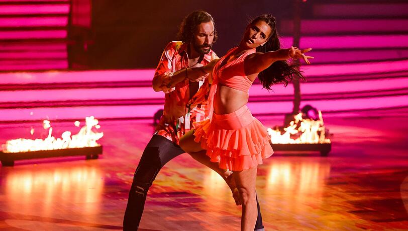 Amira Pocher mit ihrem Tanzpartner Massimo Sinato - die Moderatorin schaffte es bei "Let's Dance" bis ins Halbfinale. Amira Pocher mit ihrem Tanzpartner Massimo Sinato - die Moderatorin schaffte es bei "Let's Dance" bis ins Halbfinale.