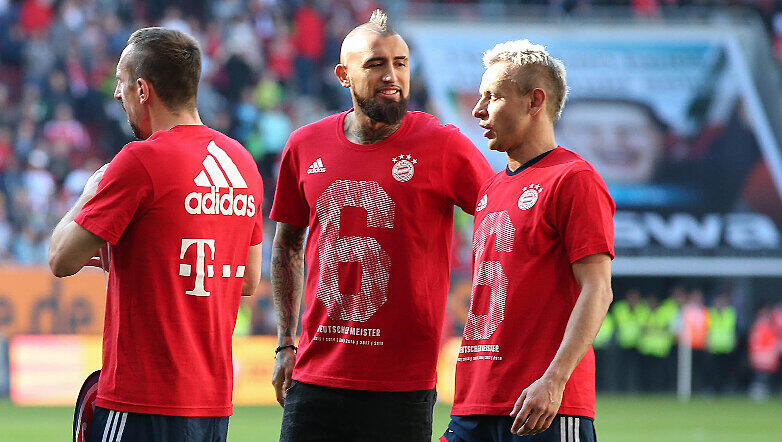 Drei Wackelkandidaten im Kader des FC Bayern: Franck Ribéry, Arturo Vidal und Rafinha (von links). Drei Wackelkandidaten im Kader des FC Bayern: Franck Ribéry, Arturo Vidal und Rafinha (von links).