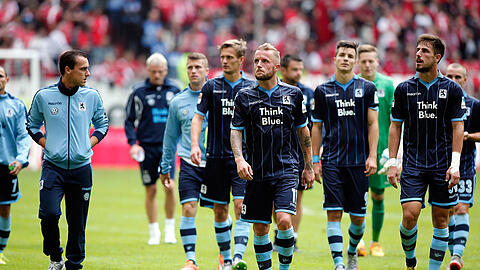 Der TSV 1860 München kassiert in Düsseldorf eine deutliche Pleite - die Stimmen zum Spiel. Der TSV 1860 München kassiert in Düsseldorf eine deutliche Pleite - die Stimmen zum Spiel.