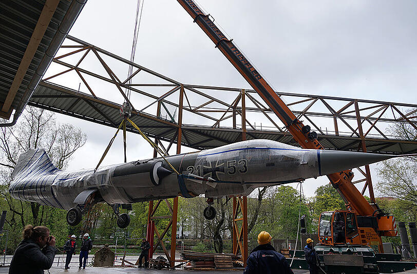 Der Starfighter zieht aus dem Deutschen Museum aus. Die Bilder.