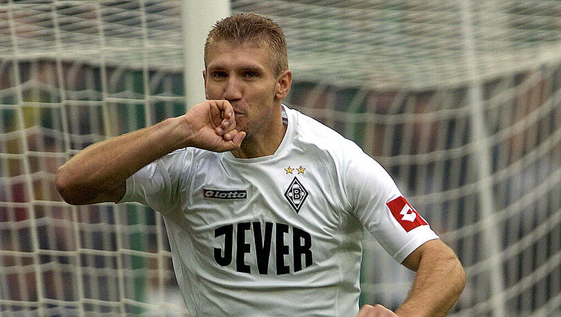 Marcelo Pletsch im Trikot von Borussia Mönchengladbach - hier hat er gerade zum 1:0 gegen den FC Bayern getroffen (30. Oktober 2004). Marcelo Pletsch im Trikot von Borussia Mönchengladbach - hier hat er gerade zum 1:0 gegen den FC Bayern getroffen (30. Oktober 2004).