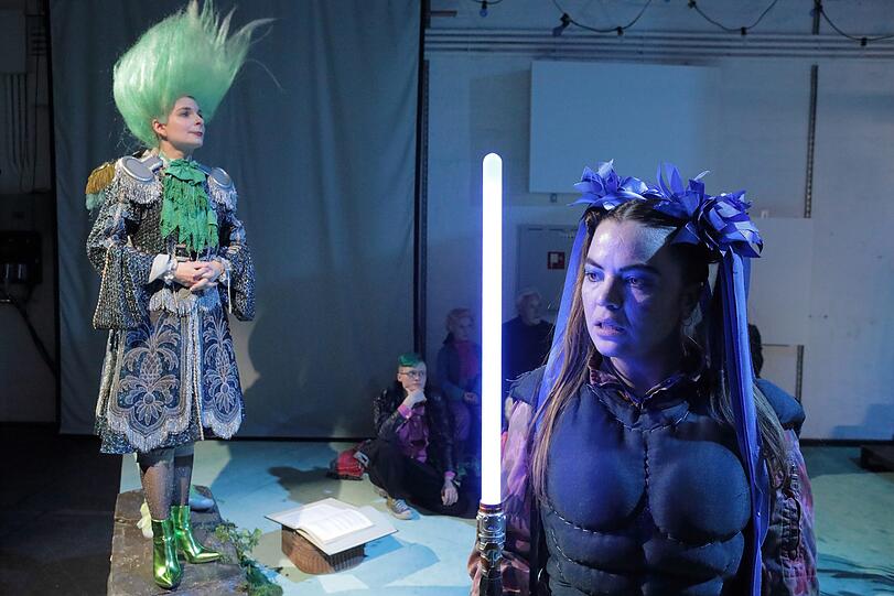 Claudia Küster und Marleen Wolter performen die "Zauberflöte"