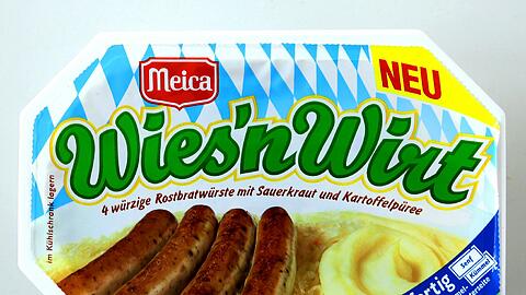 So schaut er aus, der &bdquo;Wiesn&rsquo;n Wirt&ldquo;: Das &bdquo;Schmankerl&ldquo; der Firma Meica &ndash; vier Rostbratwürstl mit Kraut und Püree.