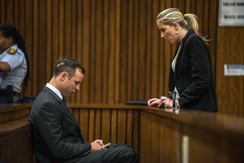 Oscar Pistorius mit seiner Anwältin.