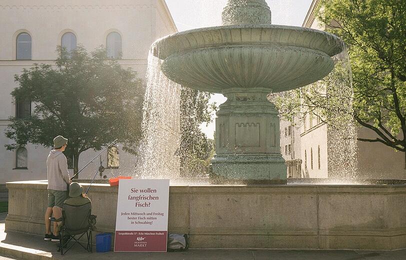 Die Bilder von den Brunnen-Anglern.