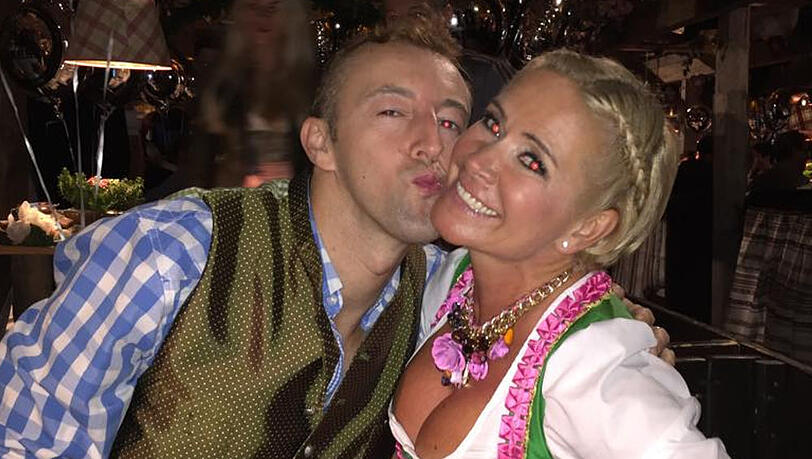 Wiesn-Bussi, Bussi: Prinz Mario-Max zu Schaumburg-Lippe und Claudia Effenberg Wiesn-Bussi, Bussi: Prinz Mario-Max zu Schaumburg-Lippe und Claudia Effenberg