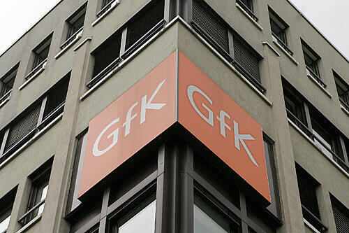 Blick auf den Haupteingang der GfK-Zentrale in Nürnberg.