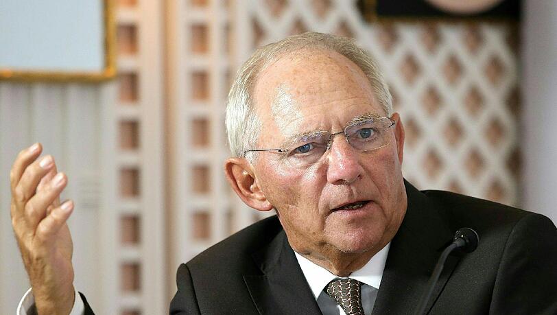 Bundesfinanzminister Wolfgang Schäuble (CDU) glaubt noch immer an die "Schwarze Null". Bundesfinanzminister Wolfgang Schäuble (CDU) glaubt noch immer an die "Schwarze Null".