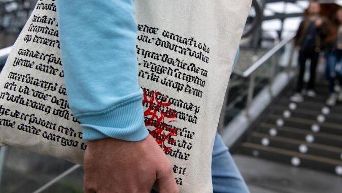 Die Tasche des Münchner Buchhändlers Hugendubel.