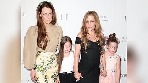 Lisa Marie Presley bei einem Event in Beverly Hills mit ihren Töchtern Riley Keough und den Zwillingen Finley und Harper im Oktober 2017.