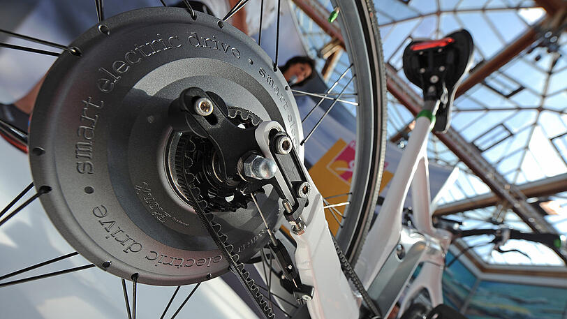 Der Akku des E-Bike explodierte und entzündete sich während eines Tests.