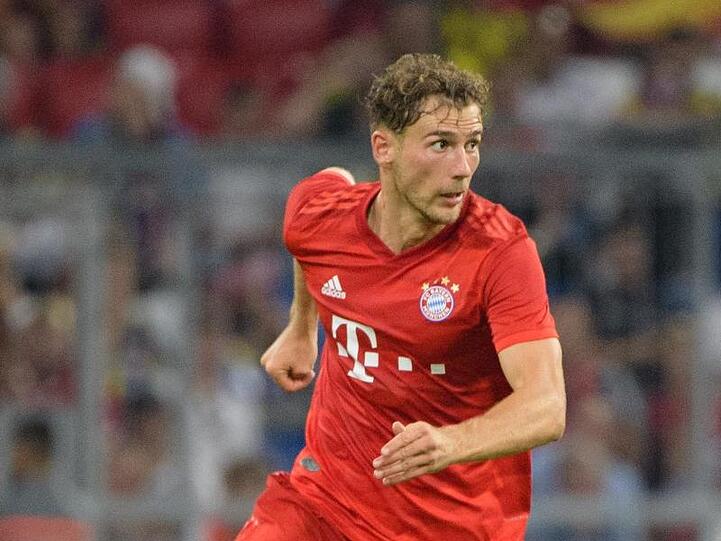 Leon Goretzka vom FC Bayern München spielt den Ball. Foto: Matthias Balk/dpa/Archivbild