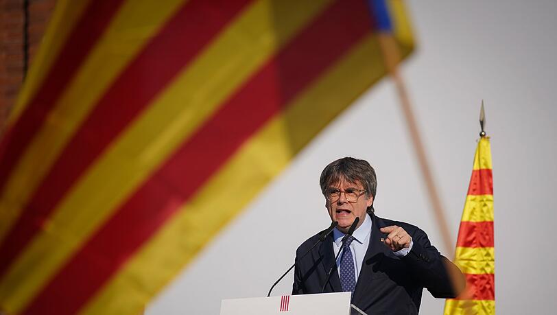 Puigdemont lebt seit Jahren im Exil - er könnte aber Spanien in eine Krise stürzen. (Archivbild) Puigdemont lebt seit Jahren im Exil - er könnte aber Spanien in eine Krise stürzen. (Archivbild)