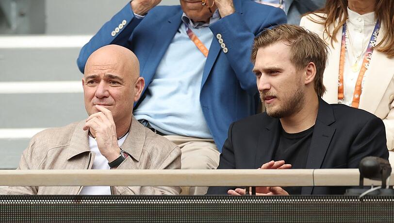 Andre Agassi (l.) mit seinem Sohn Jaden in Paris.