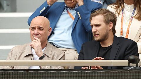 Andre Agassi (l.) mit seinem Sohn Jaden in Paris.