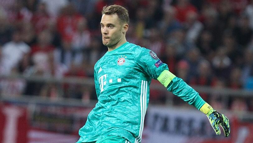 Manuel Neuer ist unzufrieden mit der Wackel-Defensive der Bayern Manuel Neuer ist unzufrieden mit der Wackel-Defensive der Bayern