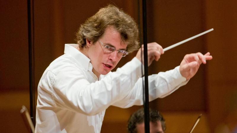 Der Chefdirigent der Bamberger Symphoniker, Jakub Hrùša, während einer Orchesterprobe. Foto: Daniel Karmann/Archivbild Der Chefdirigent der Bamberger Symphoniker, Jakub Hrùša, während einer Orchesterprobe. Foto: Daniel Karmann/Archivbild