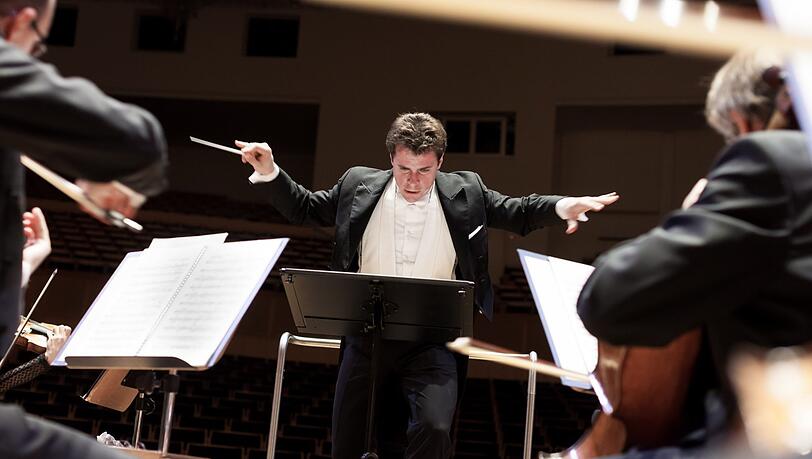 Jakub Hruša und die Bamberger Symphoniker.