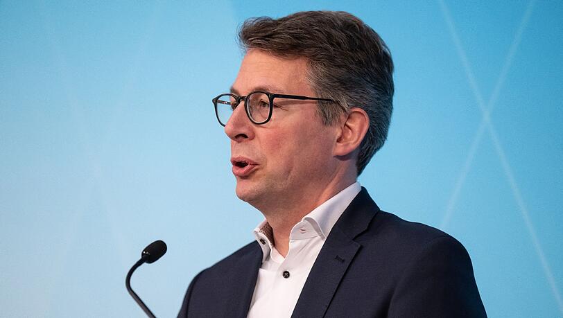 Wissenschaftsminister Markus Blume (CSU) bei einer Pressekonferenz.