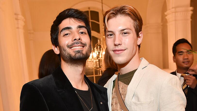 Nathan Wehrmann (Sohn Giulia Siegel) mit Freund Raphael Prado. Nathan Wehrmann (Sohn Giulia Siegel) mit Freund Raphael Prado.