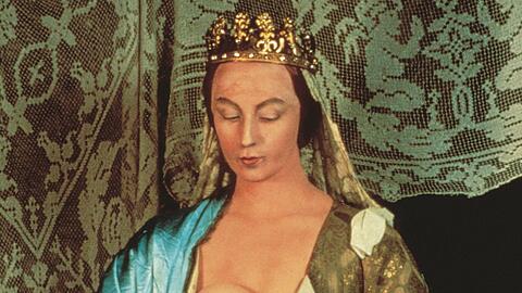 Cindy Sherman hat sich gerne in altmeisterlicher Manier inszeniert - auch als Madonna mit Kind wie 1989 in „Untitled #216“.