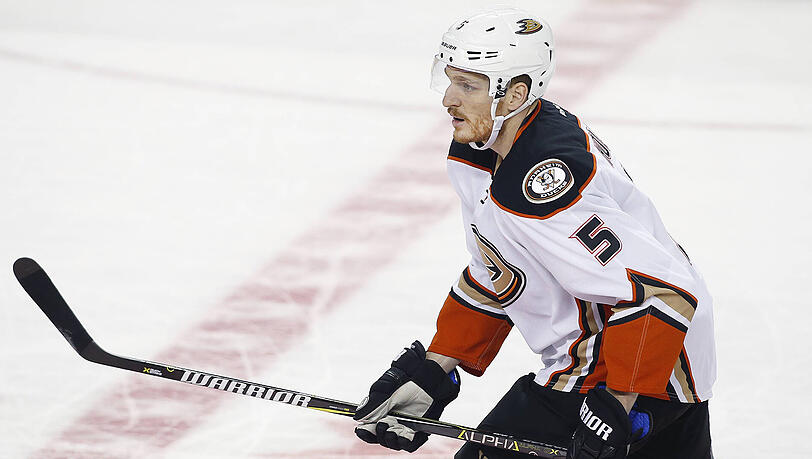 Top in der NHL: Aller Voraussicht nach wird Korbinian Holzer der deutschen Nationalmannschaft bei der Heim-WM (ab 5. Mai) fehlen. Top in der NHL: Aller Voraussicht nach wird Korbinian Holzer der deutschen Nationalmannschaft bei der Heim-WM (ab 5. Mai) fehlen.
