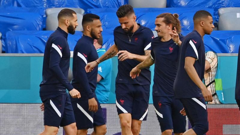 Hat sich noch nicht gefunden bei der EM: Frankreichs Sturm-Trio Karim Benzema (l) Antoine Griezmann (M) und Kylian Mbappe (r).