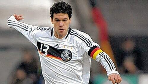 Michael Ballack: Sein letztes Länderspiel machte er am 3. März bei 0:1 der DFB-Elf gegen Argentinien. Michael Ballack: Sein letztes Länderspiel machte er am 3. März bei 0:1 der DFB-Elf gegen Argentinien.