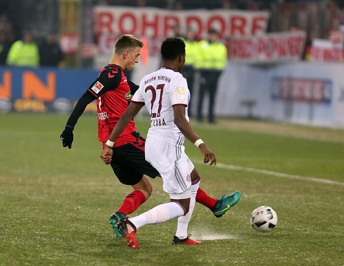 DAVID ALABA NOTE 3:
Zu weit weg von den Gegnern in der Anfangsphase, zu zaghaft in den Zweikämpfen. Steigerte sich jedoch.