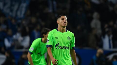 Der FC Schalke 04 um Amine Harit (r) verloren beim FC Porto.