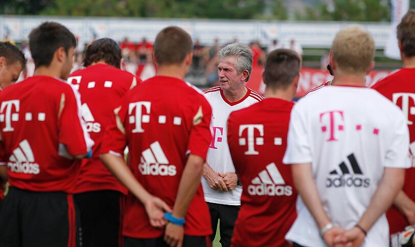 Neue Bilder aus dem Trainingslager der Bayern: Ribéry ist wieder am Ball und Neuer nimmt die Hürden