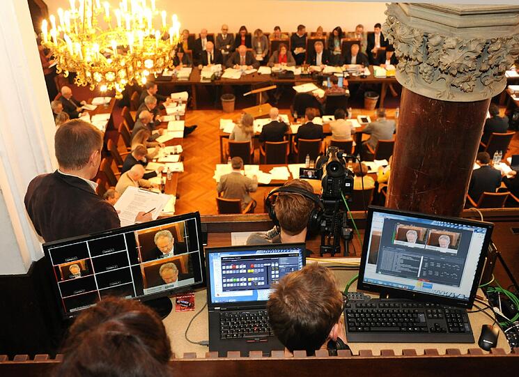 Klappe und Action: Die Vollversammlungen im Rathaus werden seit Juni live übertragen.