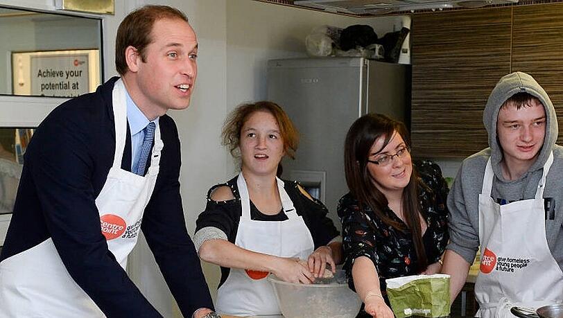 Prinz William probiert sich am Herd Prinz William probiert sich am Herd