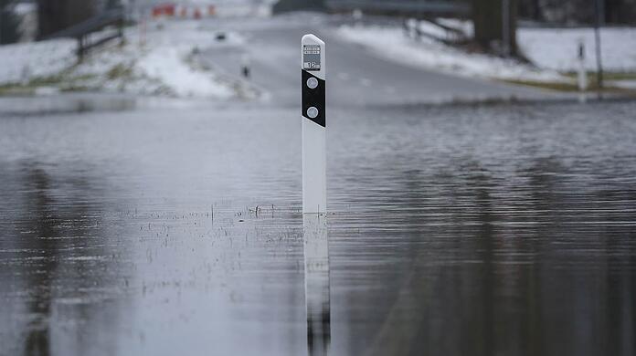 Schneeschmelze und Regenfälle verursachen in Teilen Bayerns Hochwasser. (Symbolfoto)