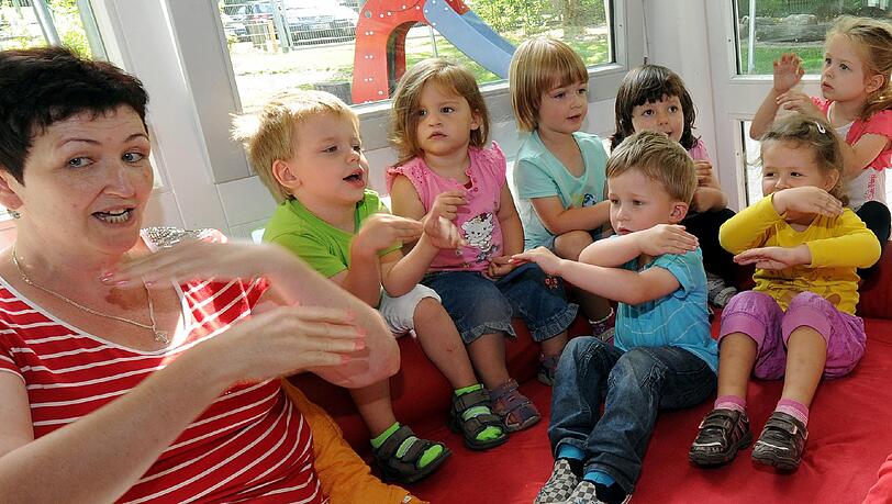 Jungs und Mädchen haben unterschiedliche Bedürfnisse - das wissen Erzieherinnen nur allzu gut. Jungs und Mädchen haben unterschiedliche Bedürfnisse - das wissen Erzieherinnen nur allzu gut.