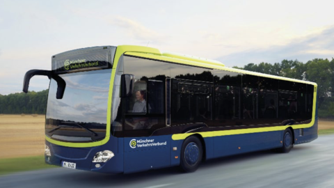 Die MVV-RegionalBusse in den acht Verbundlandkreisen erhalten nach und nach ein neues Aussehen.