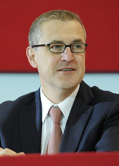 Kann mit Freuden die neuen Rekordzahlen vorzulegen: Finanz-Vorstand Jan-Christian Dreesen.