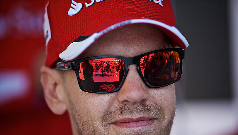 Der Jäger: Sebastian Vettel. Der Jäger: Sebastian Vettel.