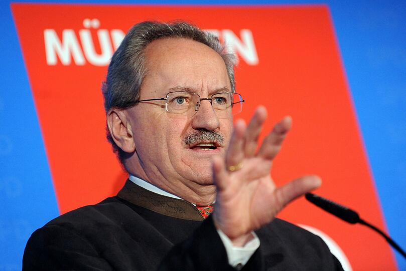 Der Münchner Oberbürgermeister und Präsident des Deutschen Städtetages, Christian Ude (SPD), fordert von der Bundesregierung mehr Unterstützung für den Öffentlichen Personennahverkehr (ÖPNV).