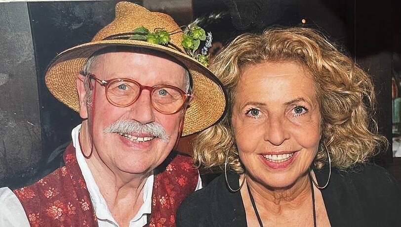 Auch sie hat er in einem Portr&auml;t verewigt: Wolfgang Prinz mit Schauspielerin Michaela May.