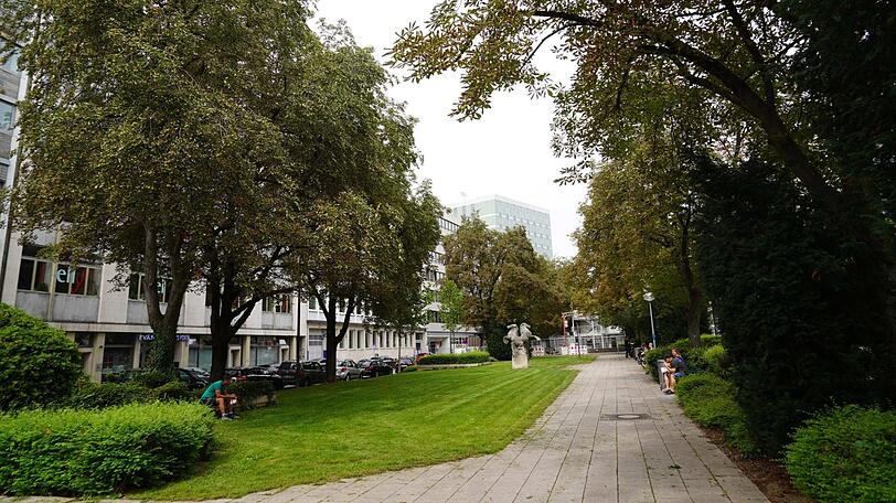 Option zwei: Hinters Sendlinger Tor an die Herzog-Wilhelm-Straße.