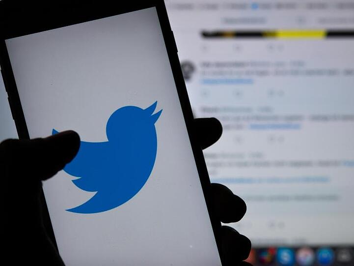 Twitter will künftig schärfer gegen Hasskommentare vorgehen.